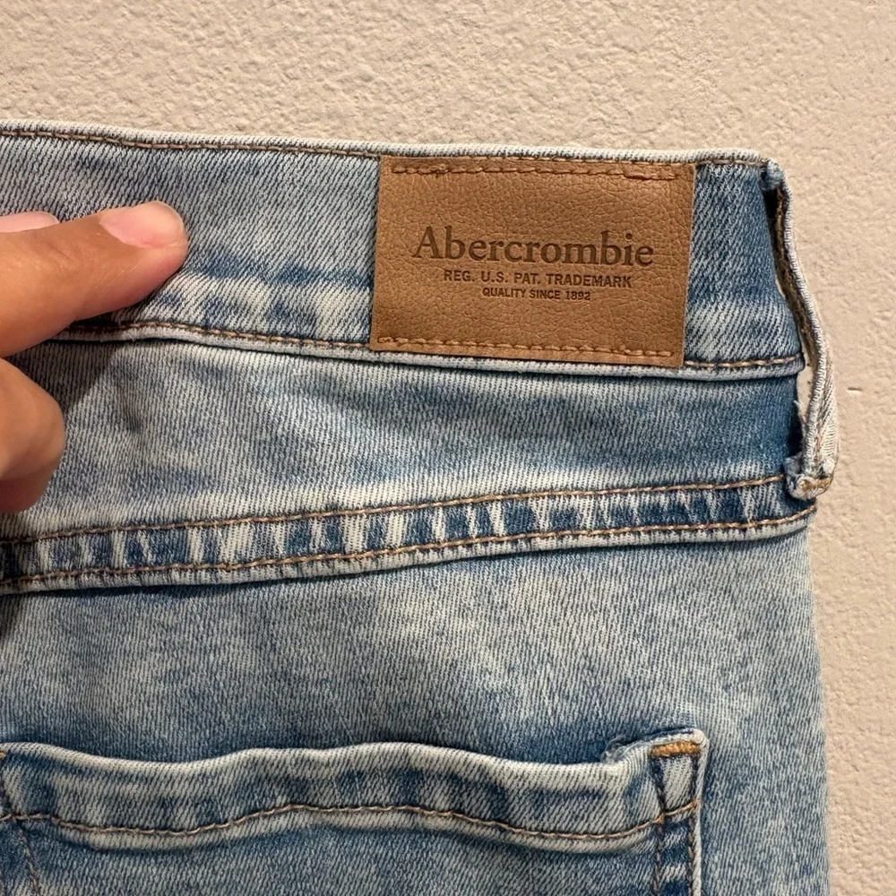 Abercrombie Kids high-rise flare jeans with floral embroidered Size 15/16 EUC